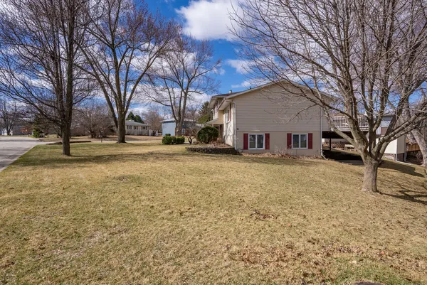 $344,900 | 205 Blackhawk Drive, Eldridge, IA 52748