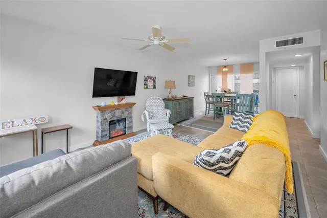 $225,000 | 631 Windrush Bay Drive, Unit 143, Tarpon Springs, FL 34689