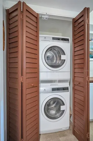 $225,000 | 631 Windrush Bay Drive, Unit 143, Tarpon Springs, FL 34689