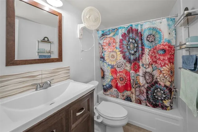 $225,000 | 631 Windrush Bay Drive, Unit 143, Tarpon Springs, FL 34689