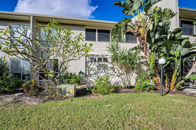 $225,000 | 631 Windrush Bay Drive, Unit 143, Tarpon Springs, FL 34689