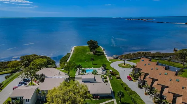 $225,000 | 631 Windrush Bay Drive, Unit 143, Tarpon Springs, FL 34689