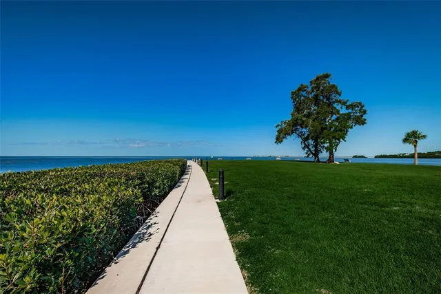 $225,000 | 631 Windrush Bay Drive, Unit 143, Tarpon Springs, FL 34689