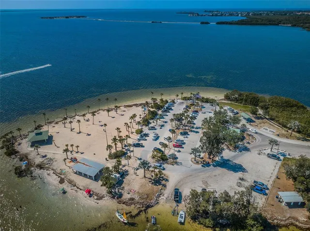 $225,000 | 631 Windrush Bay Drive, Unit 143, Tarpon Springs, FL 34689