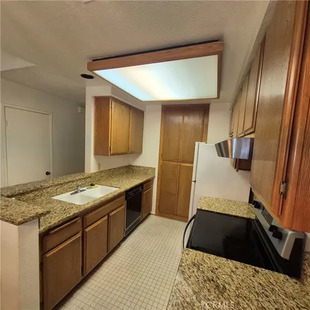 $409,999 | 3814 Dunford Lane, Unit M, Inglewood, CA 90305