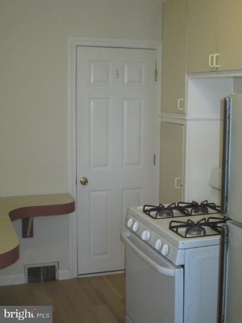 355 Hampden Road Upper Darby, PA 19082 - Photo 11 of 23 Gallery Image 11