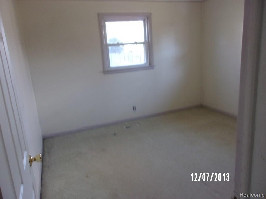 50780 Cedargrove Road Utica, MI 48317 - Photo 7 of 10 BEDROOM 1.jpg