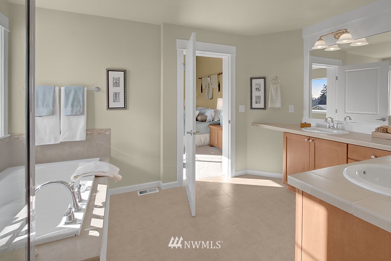 5625 Northeast 9th Street Renton, WA 98059 - Photo 15 of 17 Gallery Image 15