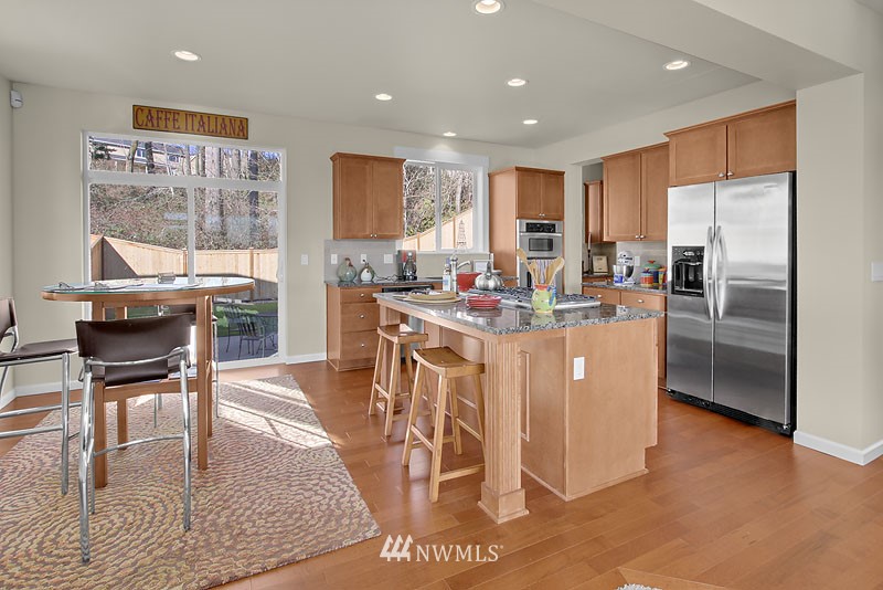 5625 Northeast 9th Street Renton, WA 98059 - Photo 7 of 17 Gallery Image 7