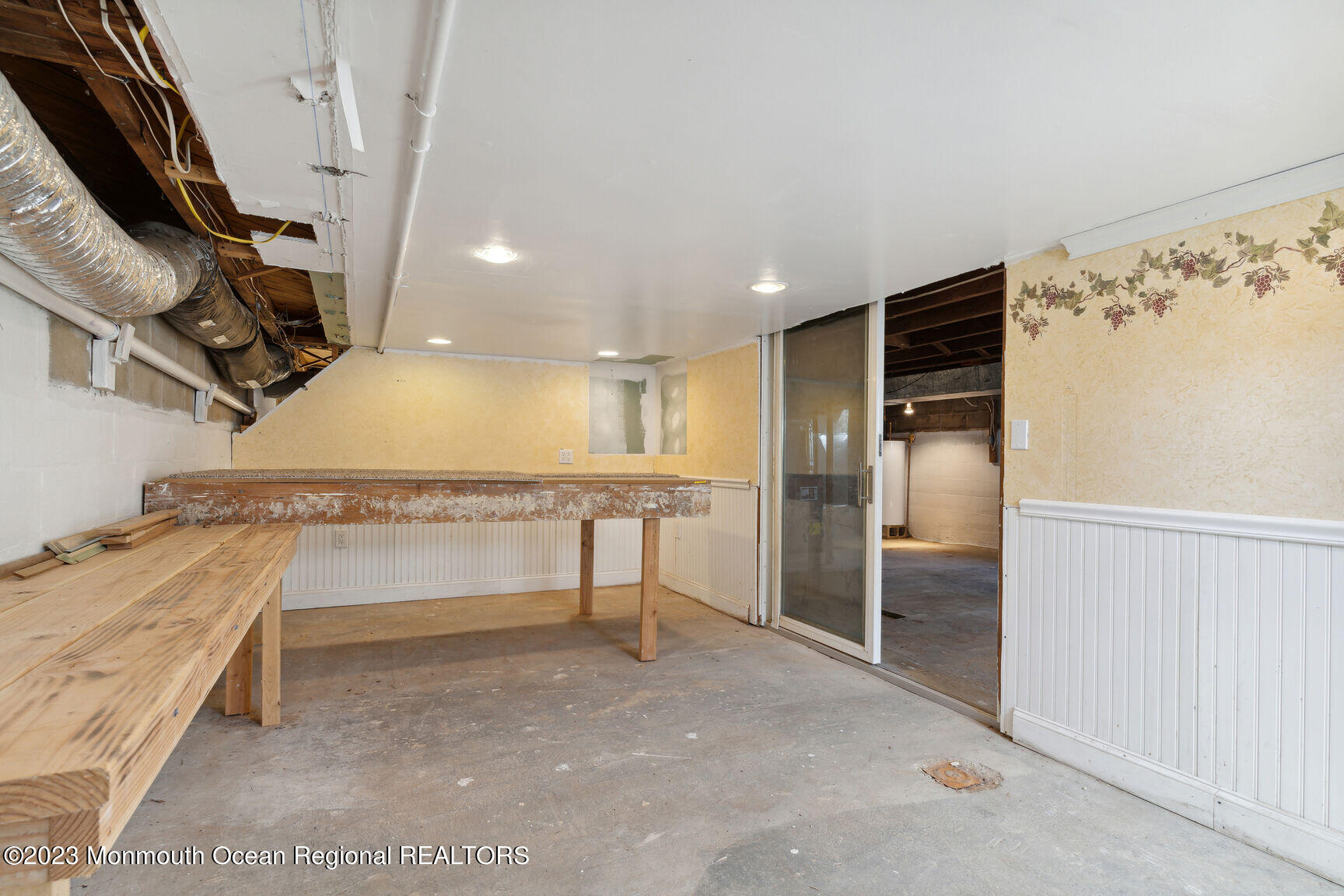414 Drum Point Road Brick, NJ 08723 - Photo 11 of 16 a view of an empty room and window
