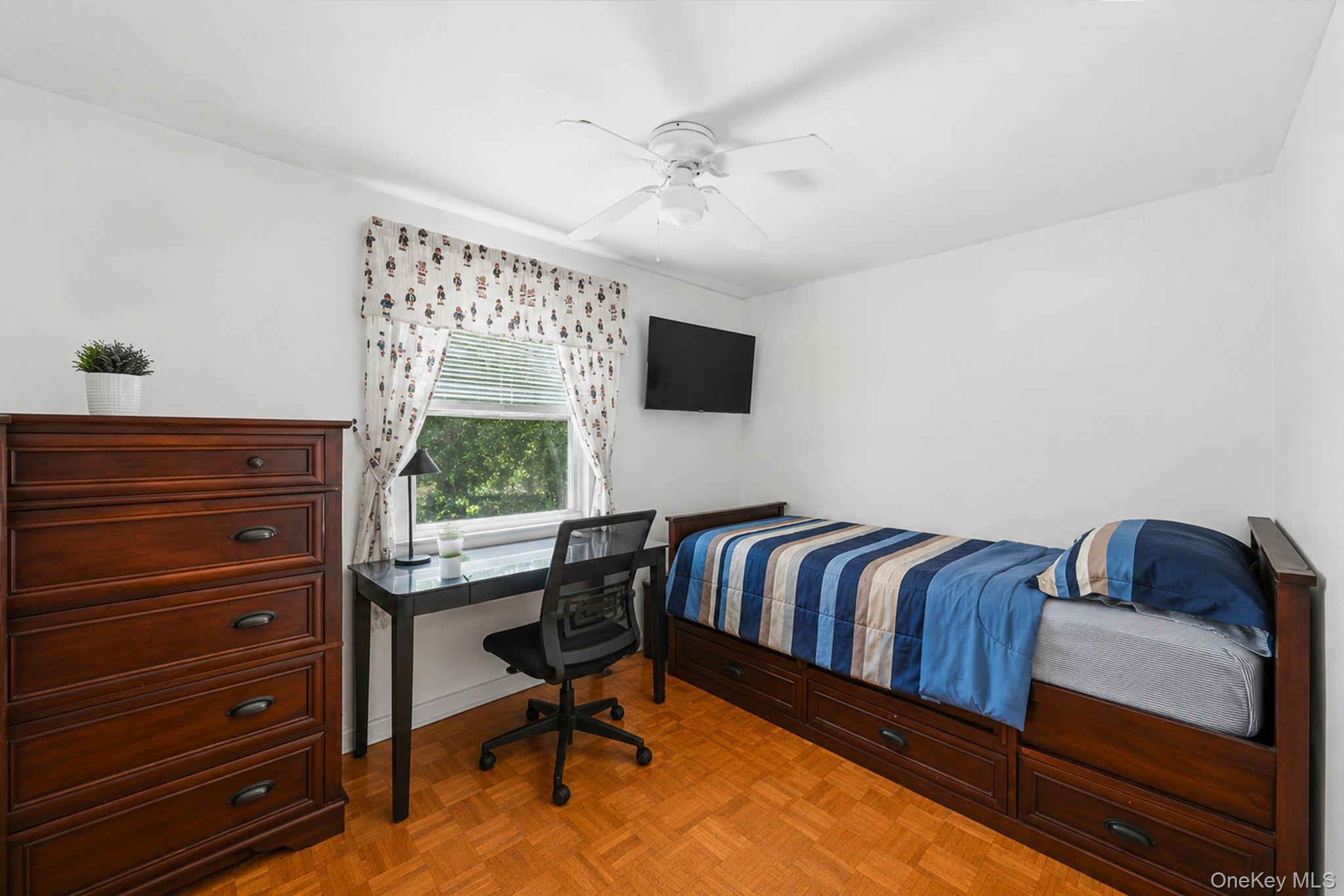 454 Hawkins Road Selden, NY 11784 - Photo 20 of 37