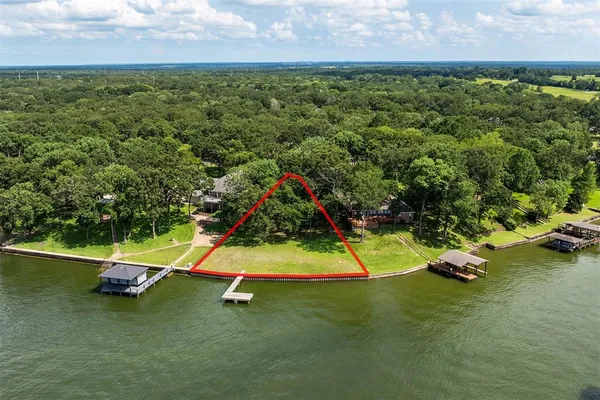 $249,000 | 109 Lakeside, Streetman, TX 75859