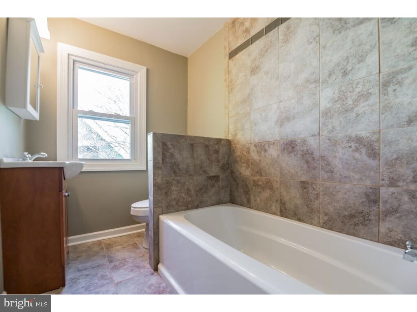 232 Marshall Road Lansdowne, PA 19050 - Photo 23 of 25 Bathroom
