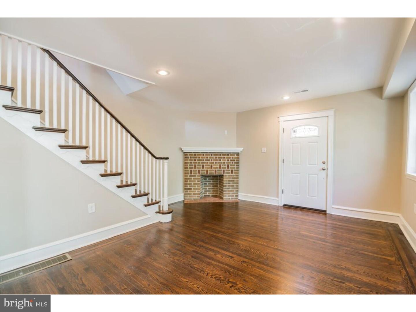 232 Marshall Road Lansdowne, PA 19050 - Photo 5 of 25 Living Room