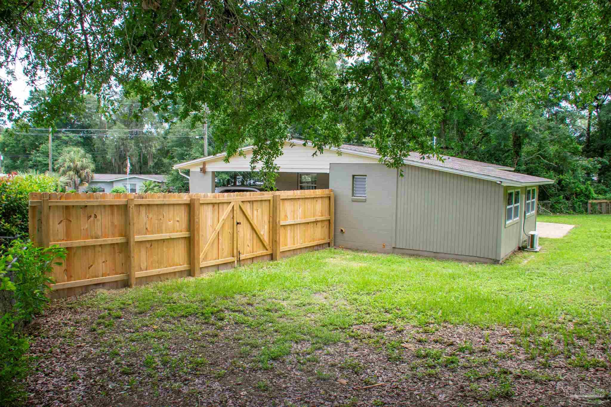 5357 Locklin Avenue Milton, FL 32570 - Photo 7 of 46