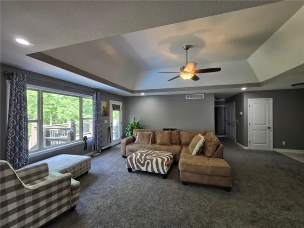 $475,000 | 241 Northwest 66th Road, Clinton, MO 64735