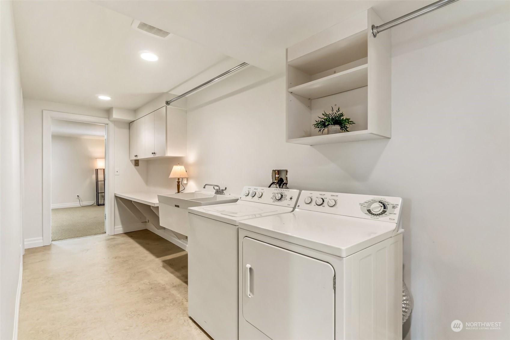 3912 Southwest 100th Street Seattle, WA 98136 - Photo 22 of 33 Gallery Image 22