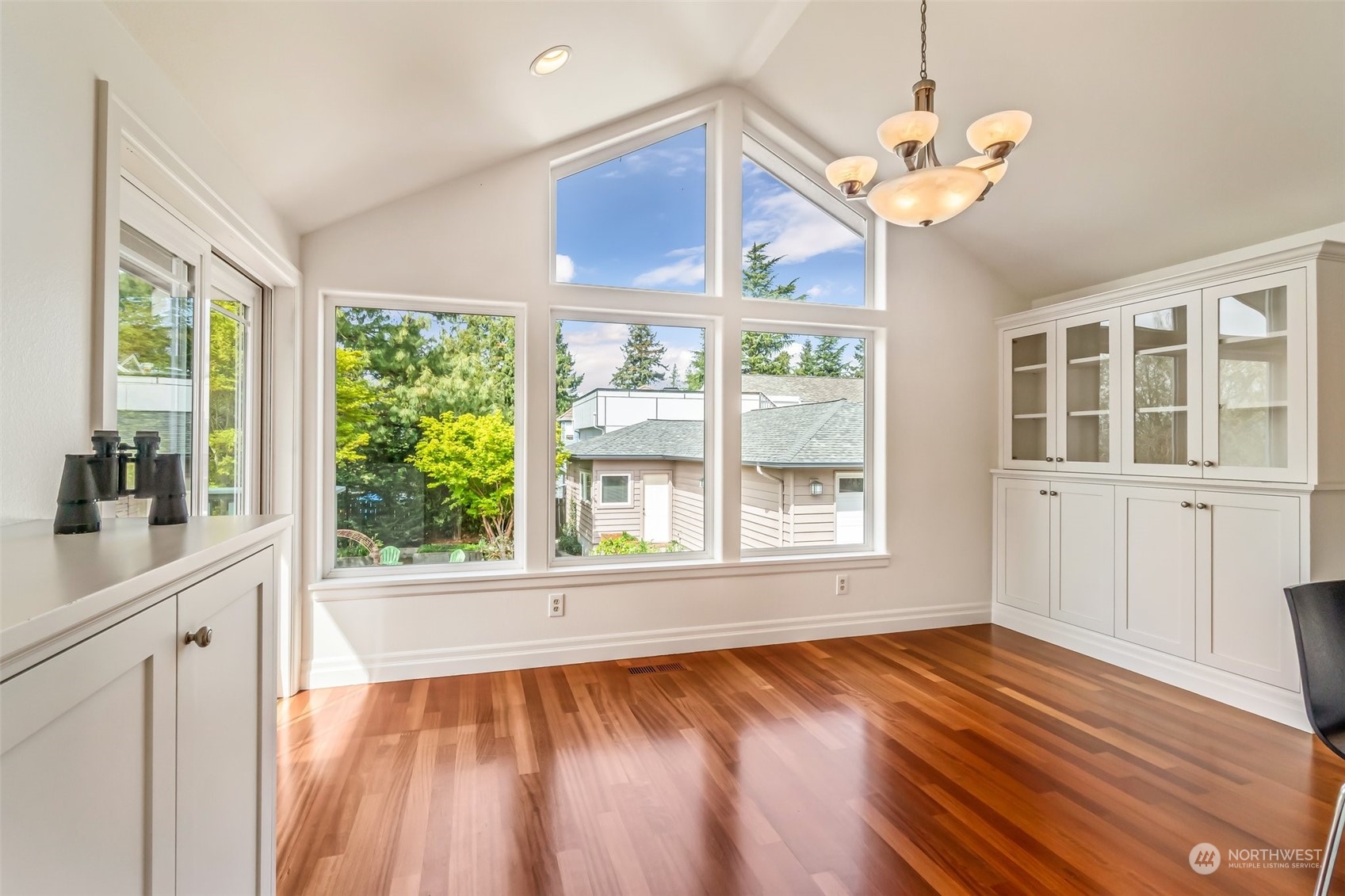 3912 Southwest 100th Street Seattle, WA 98136 - Photo 8 of 33 Gallery Image 8
