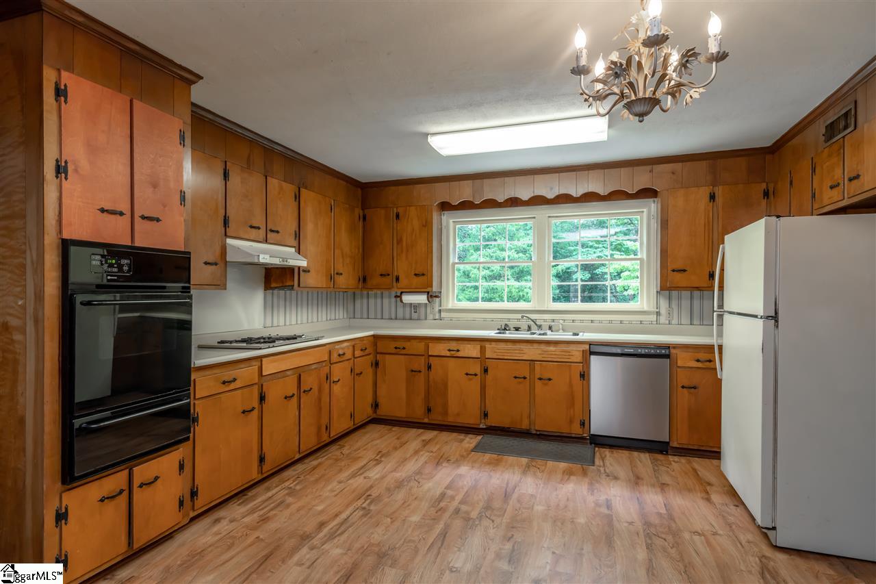 13 Botany Road Greenville, SC 29615 - Photo 7 of 22 Gallery Image 7