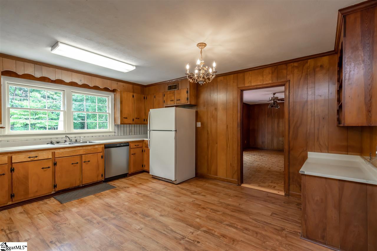 13 Botany Road Greenville, SC 29615 - Photo 10 of 22 Gallery Image 10