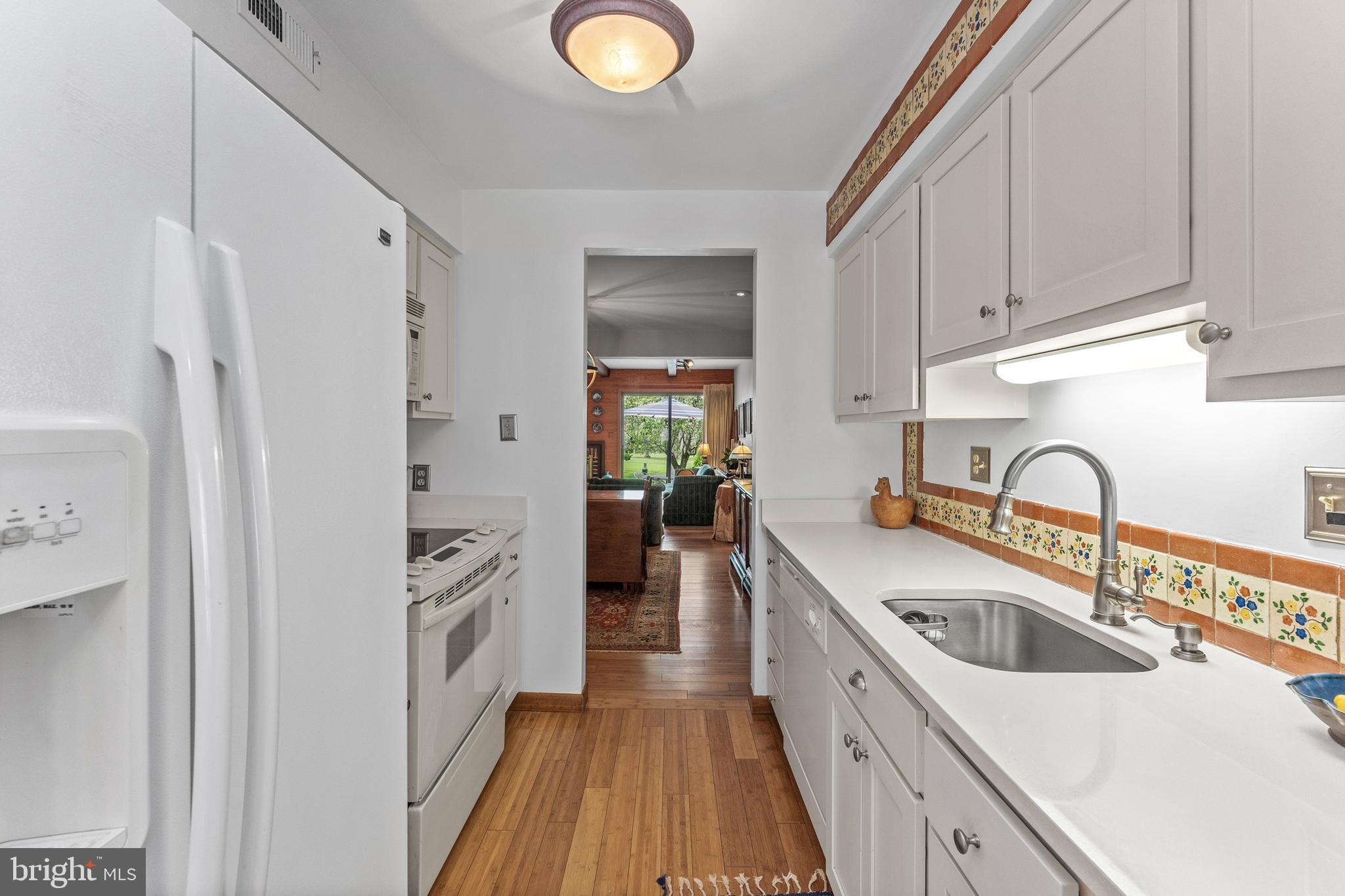83 Farnwood Road Mount Laurel, NJ 08054 - Photo 6 of 25 Kitchen