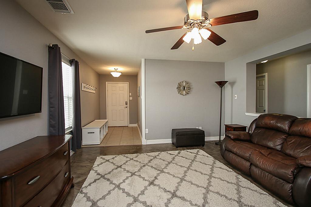 3603 Garrison Run Drive Spring, TX 77386 - Photo 6 of 26 Spacious & bright living room view looking towards the front door