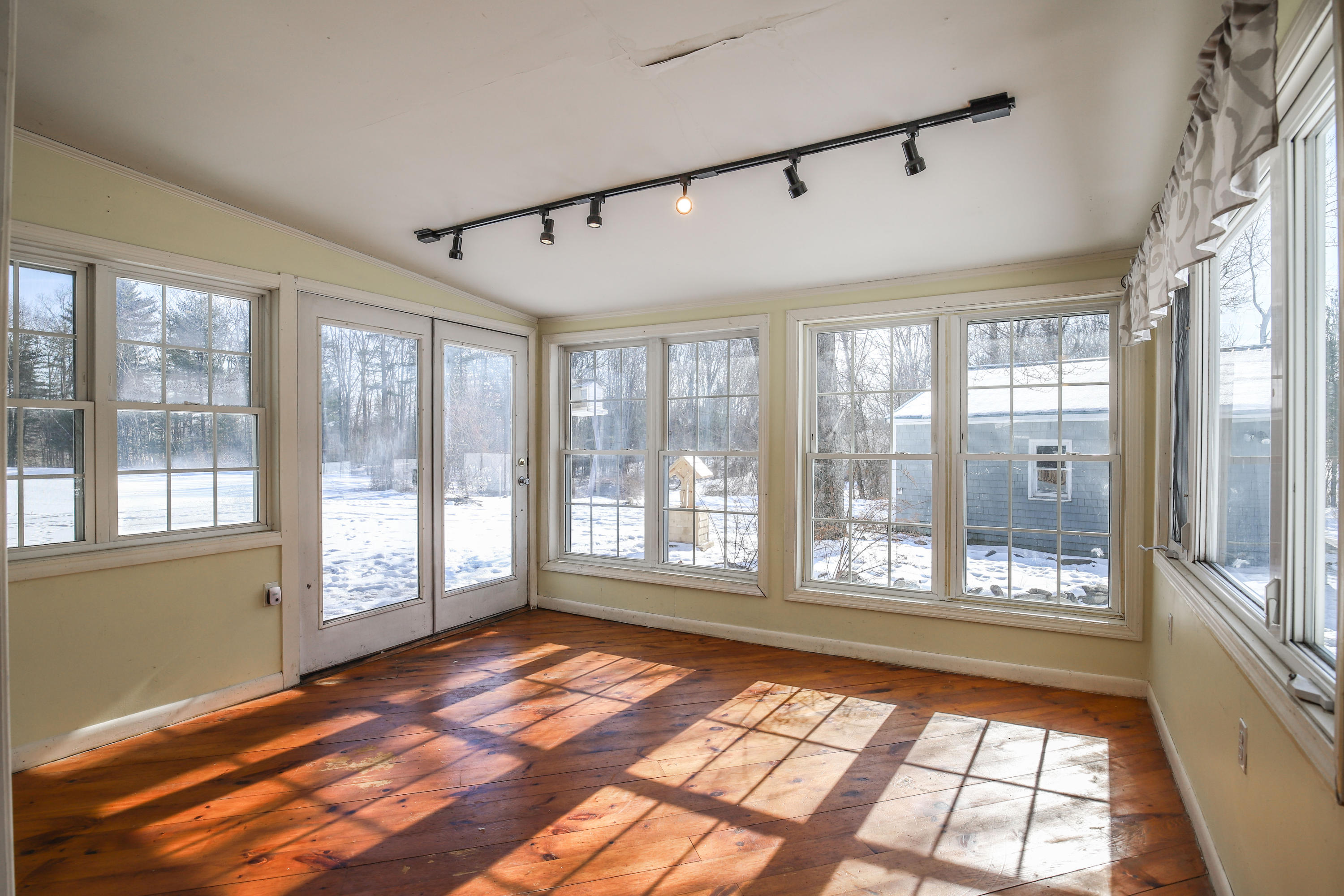 36 Harding Road Gorham, ME 04038 - Photo 3 of 44 36 Harding Rd Gorham - 15 Sunroom