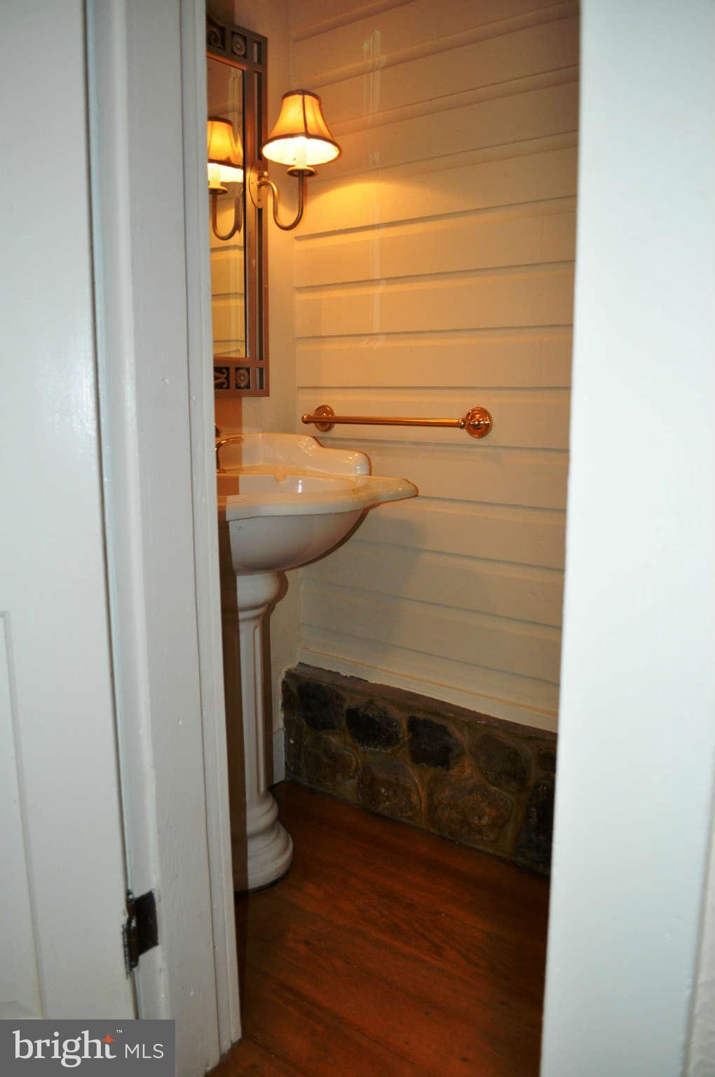 22927 Foxcroft Road Middleburg, VA 20117 - Photo 24 of 30 Bath