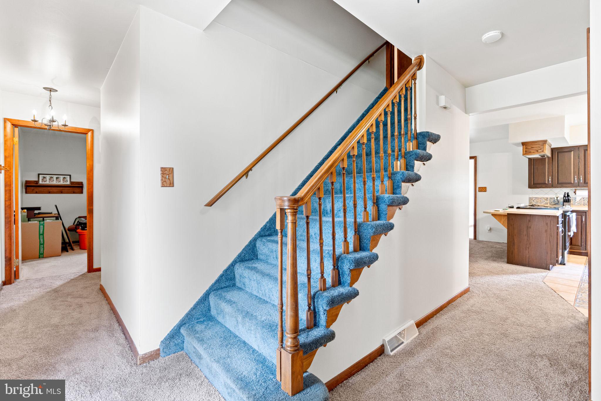 170 Sunset Road Oxford, PA 19363 - Photo 9 of 70 a view of a hallway with an entryway and livingroom