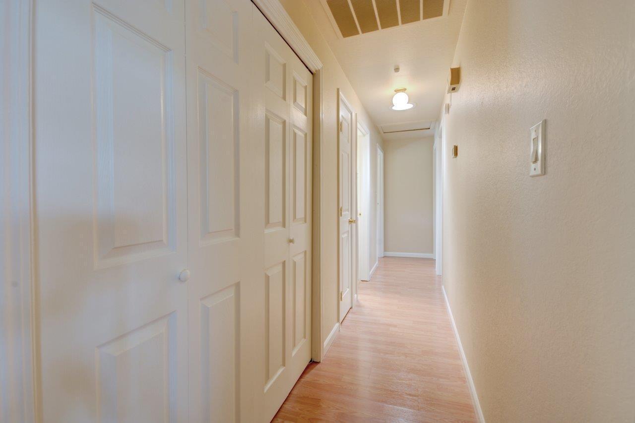 2389 Delta Waters Road Medford, OR 97504 - Photo 8 of 27 DSC_4288_89_90