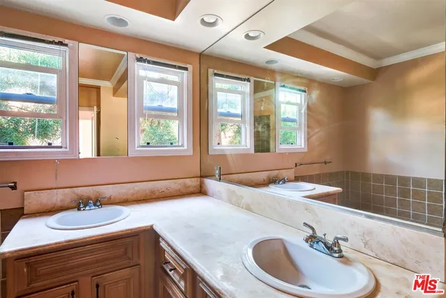 $5,500 | 458 Smithwood Drive, Beverly Hills, CA 90212