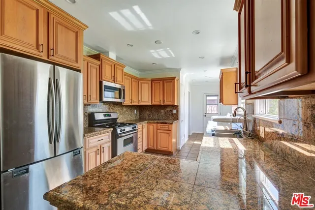 $5,500 | 458 Smithwood Drive, Beverly Hills, CA 90212