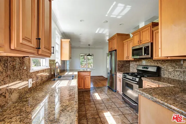 $5,500 | 458 Smithwood Drive, Beverly Hills, CA 90212