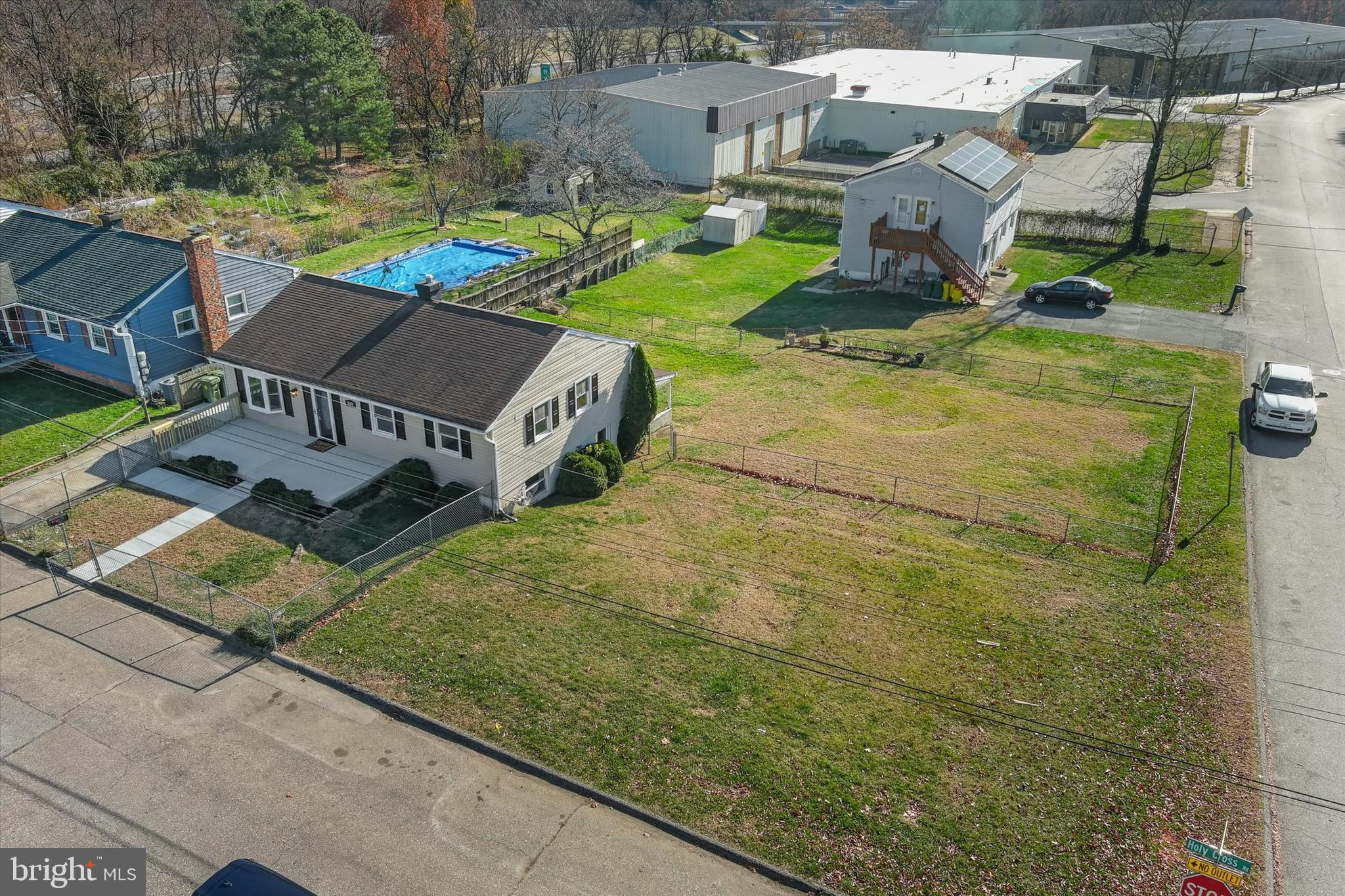 519 Holy Cross Road Brooklyn, MD 21225 - Photo 4 of 32 Fenced yard+...entire corner is part of property!