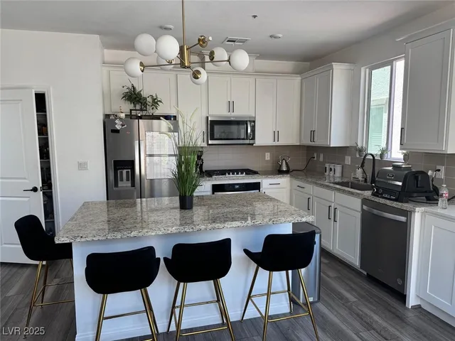 $2,716 | 856 Benning Street, Henderson, NV 89011