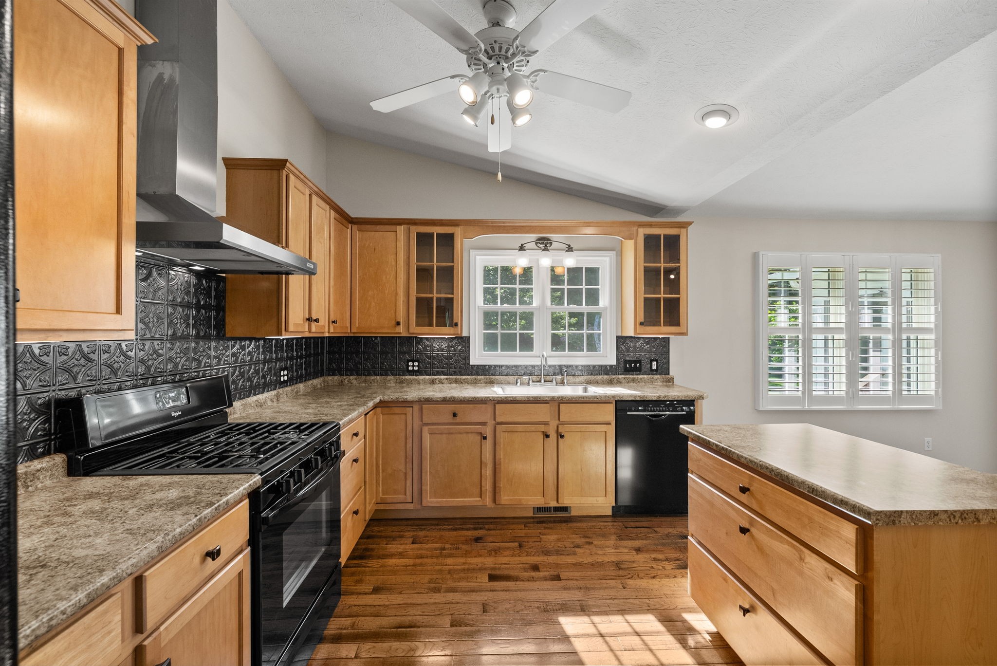 202 Partridge Point Cadiz, KY 42211 - Photo 17 of 100