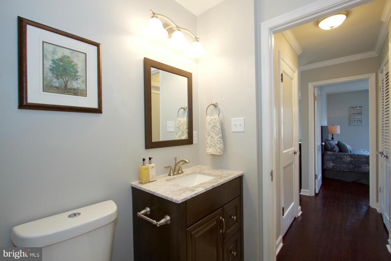 8204 Watersedge Road Baltimore, MD 21222 - Photo 15 of 26 Bath