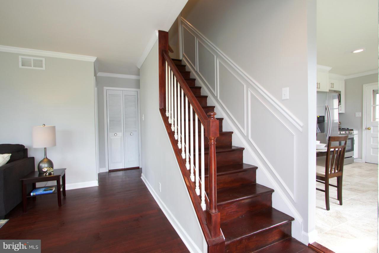 8204 Watersedge Road Baltimore, MD 21222 - Photo 6 of 26 Interior (General)