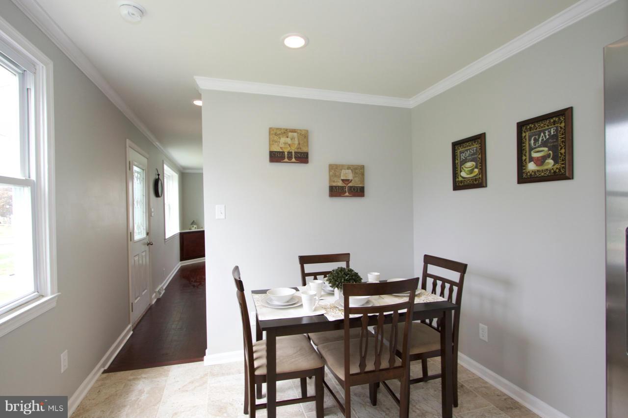8204 Watersedge Road Baltimore, MD 21222 - Photo 8 of 26 Dining Area