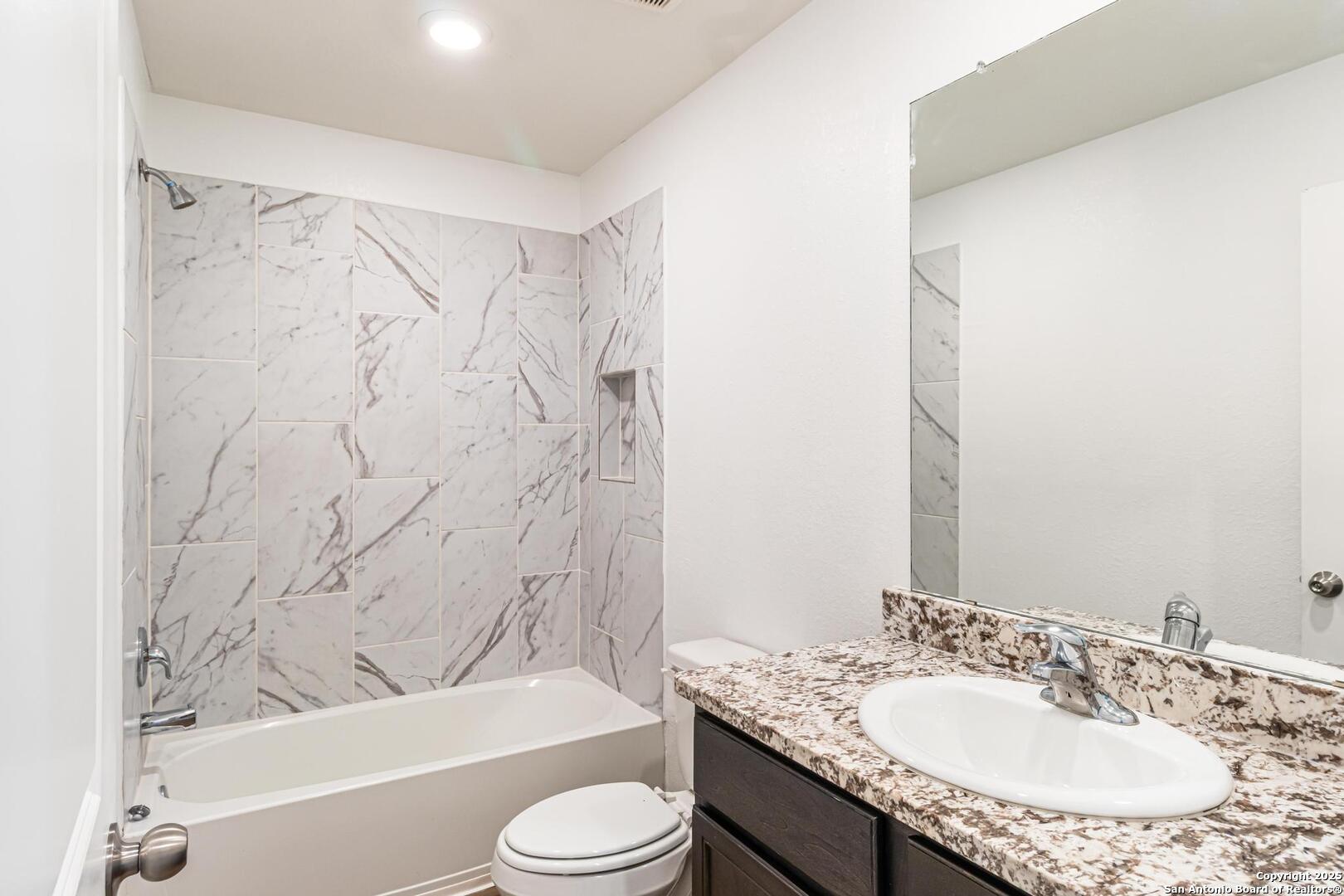 6503 Thorpe Hollow Converse, TX 78109 - Photo 14 of 36