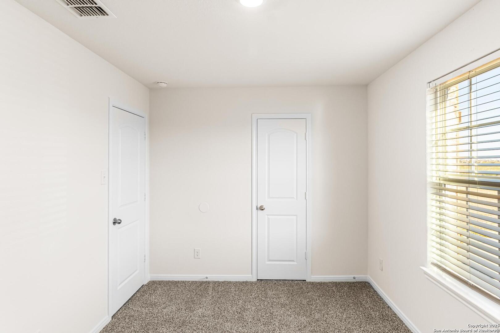 6503 Thorpe Hollow Converse, TX 78109 - Photo 16 of 36