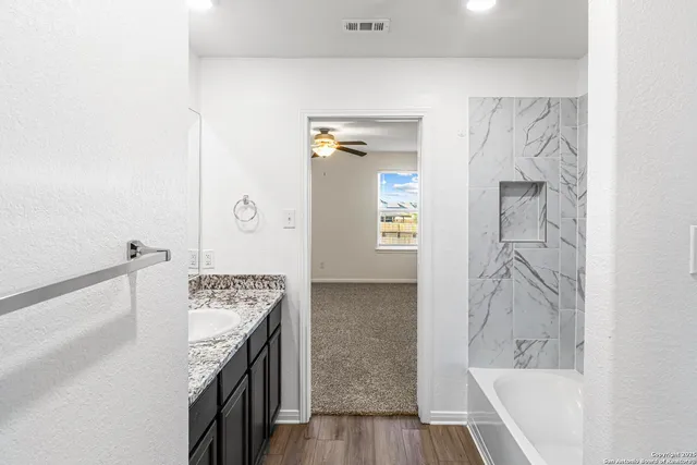 $1,900 | 6503 Thorpe Hollow, Converse, TX 78109