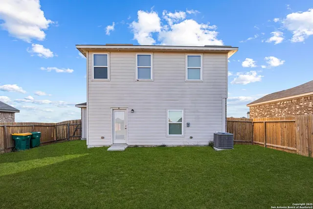 $1,900 | 6503 Thorpe Hollow, Converse, TX 78109