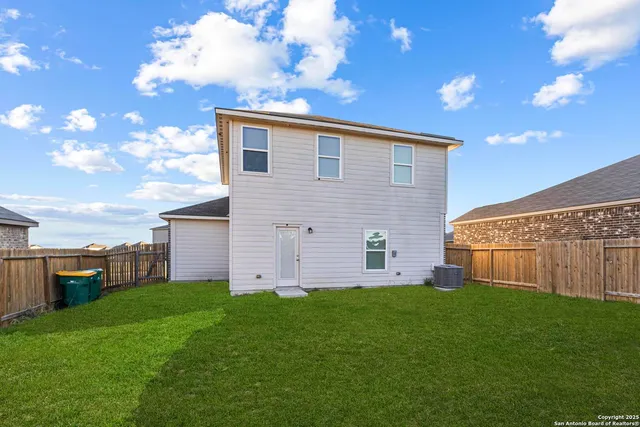 $1,900 | 6503 Thorpe Hollow, Converse, TX 78109