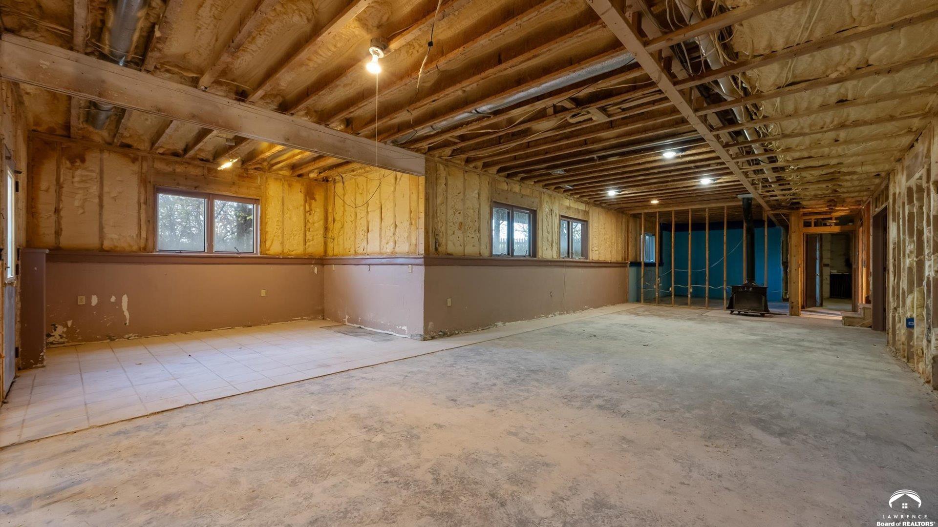 1573 North 1100th Road Lawrence, KS 66046 - Photo 17 of 31