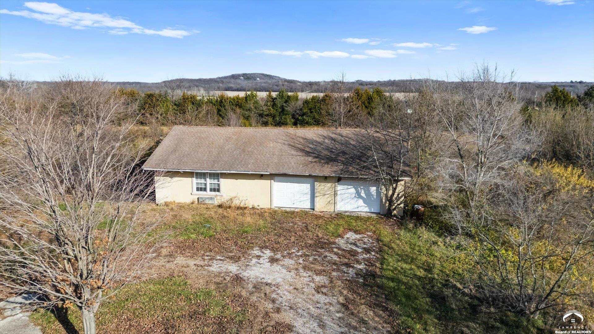 1573 North 1100th Road Lawrence, KS 66046 - Photo 19 of 31