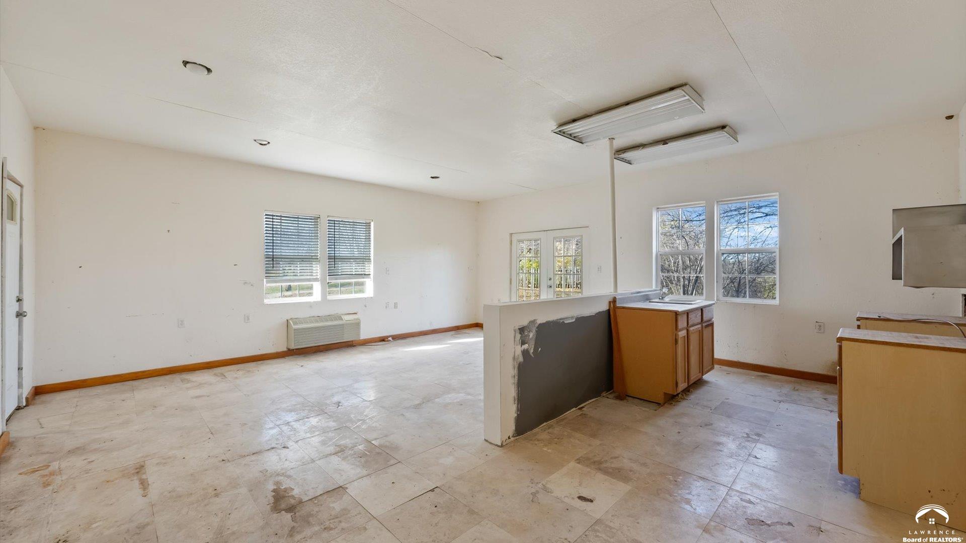 1573 North 1100th Road Lawrence, KS 66046 - Photo 21 of 31