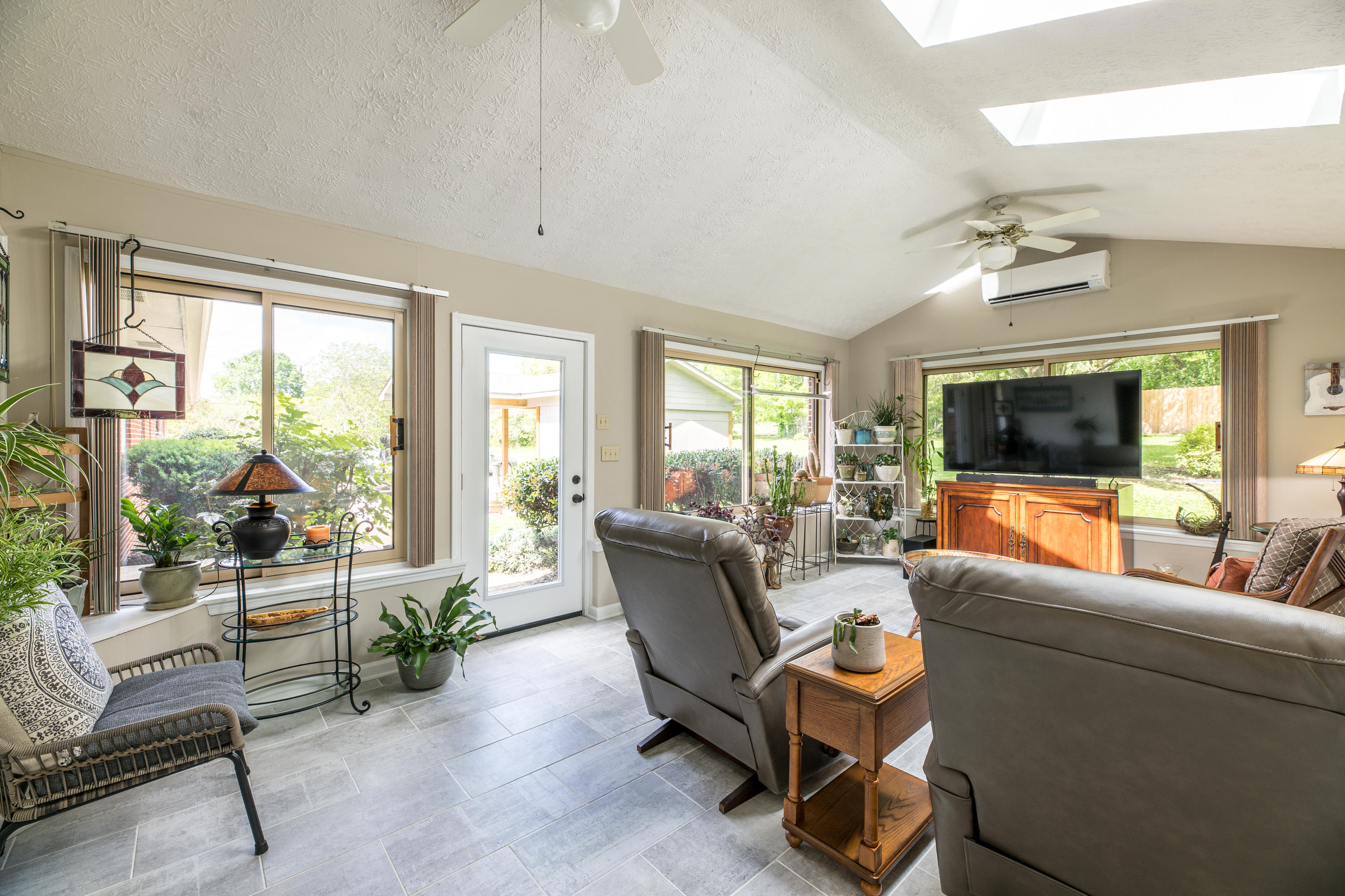 606 Wesley Road Northwest Knoxville, TN 37909 - Photo 20 of 25 Sun Room