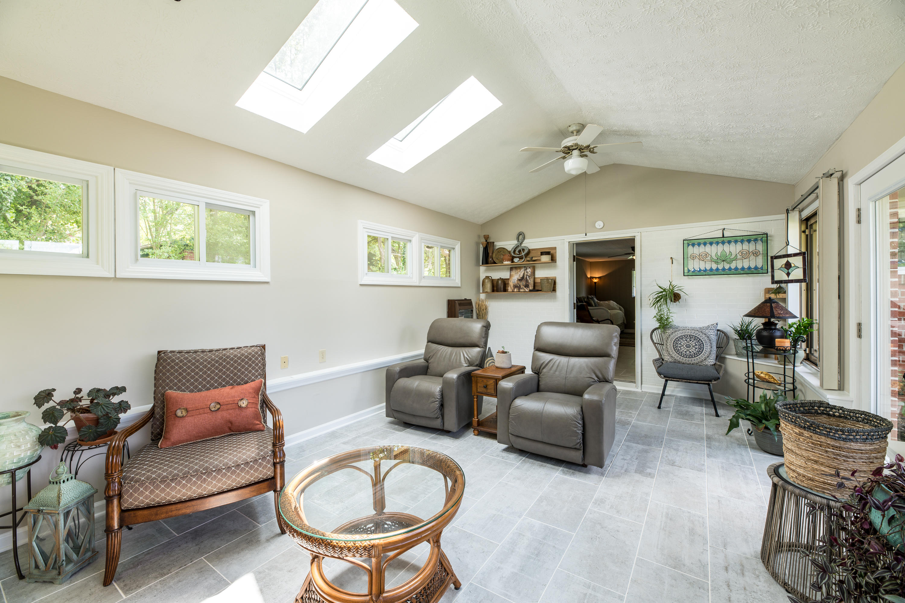 606 Wesley Road Northwest Knoxville, TN 37909 - Photo 21 of 25 Sun Room
