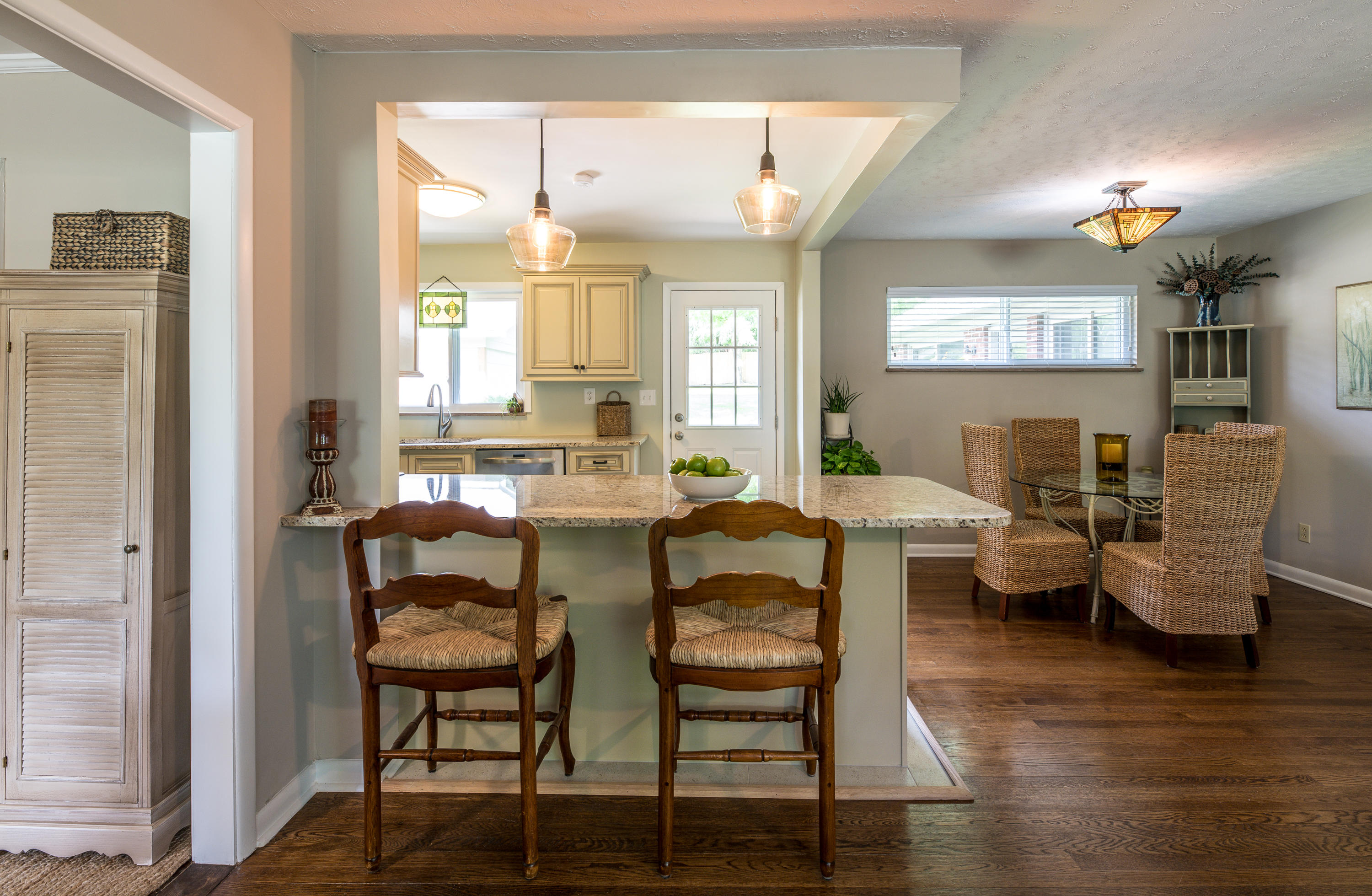 606 Wesley Road Northwest Knoxville, TN 37909 - Photo 6 of 25 Breakfast Bar